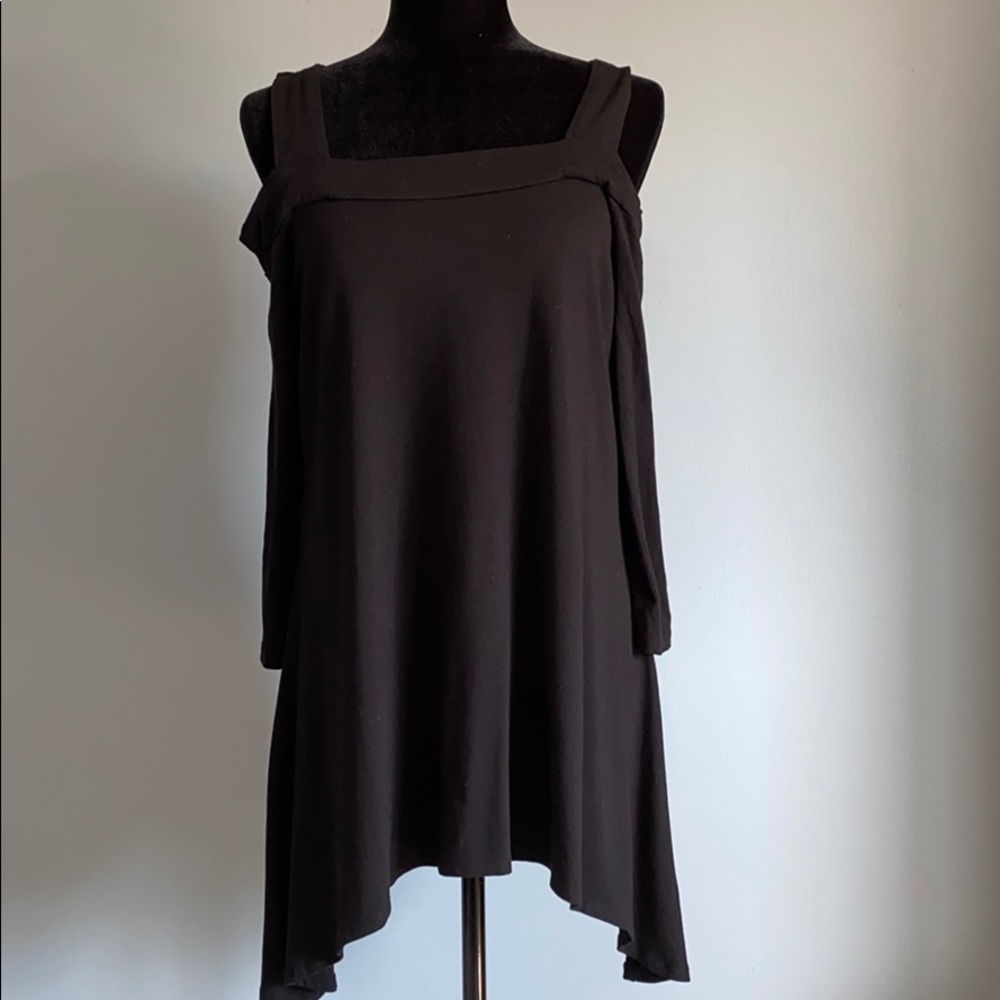 Handkerchief Bottom Cold Shoulder Tunic